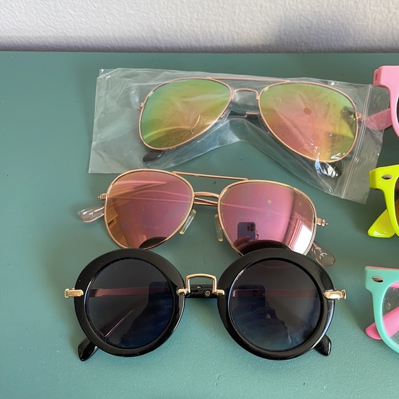 Bundle of sunglasses - Picture 2 of 2
